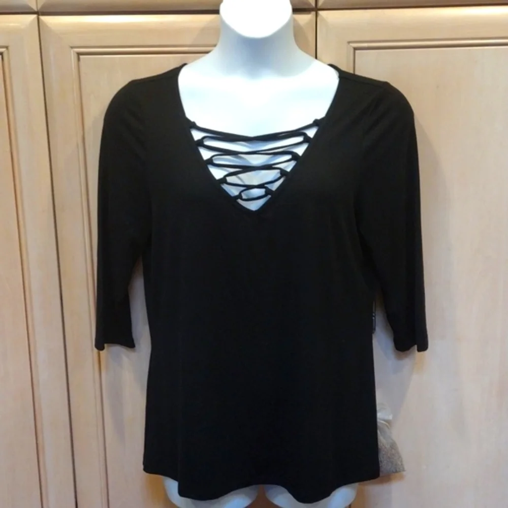 🖤Torrid Black Lace Up Top - Picture 3 of 6